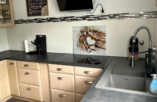 Bad Boll Apartamento | Spacious apartment quiet location near A8 spa town in cul-de-sac large parking area