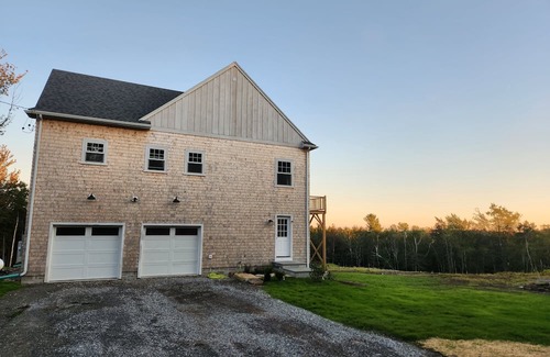 Becket Casa | Secluded Sophistication in the Berkshires - 40 Acres of Quiet Luxury in Becket.
