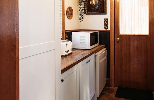 Waratah Casa | The Sea Shack - Your cosy coastal escape!
