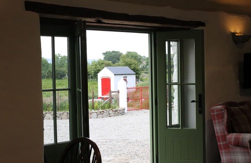 Newry Casa | Jackdaw Cottage, fully restored traditional Irish cottage