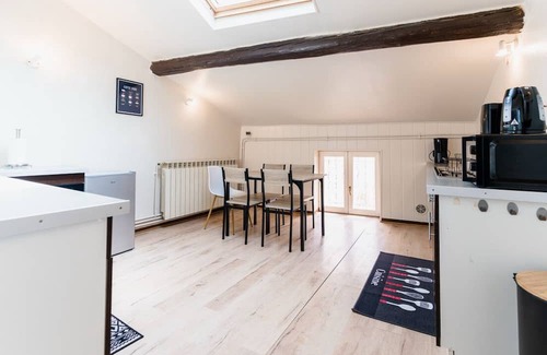 Ancy-Dornot Apartamento | T4 93m² -Modern & old charm with wooden beams, bright, pets welcome!