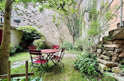 Menotey Apartamento | Quiet and warm gîte, ideal for families or 2 couples, with patio and BBQ