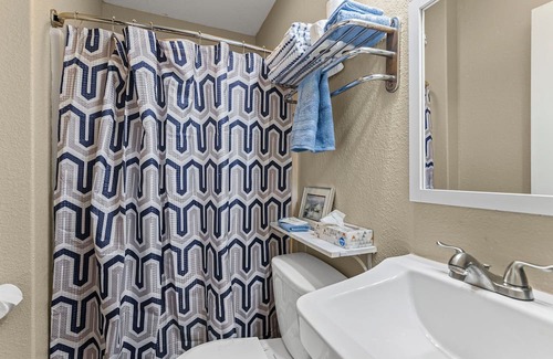 Paola Apartamento | Studio Apartment Charming Kansas Hideaway Near Downtown w/Parking