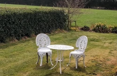 Darfield Cabina | Cosy comfortable, peaceful retreat, 30 mins from Christchurch Airport
