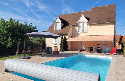 Saint-Cyr-en-Val Casa | Villa Sana