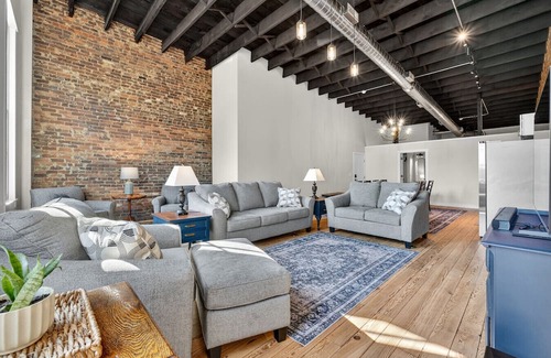 Fayetteville Apartamento | The Courthouse Loft | DWTN LXRY LOFT