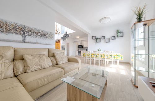 Costa Teguise Chalet De Esquí | Casa Dang - 600M to the beach