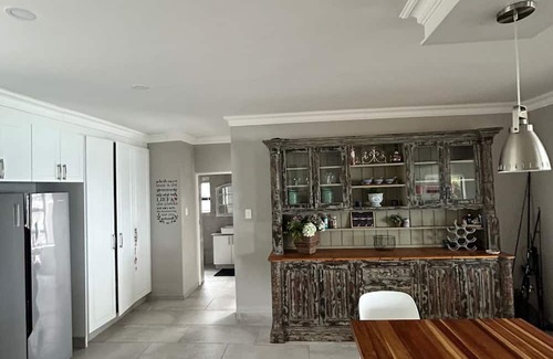 Reebok Casa | 4-bedroom Beachside house in Garden Route District