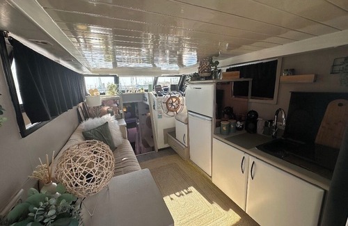Port Alquiler De Eote | Le Carpe Diem Year-round heated boat Close to beach and shops