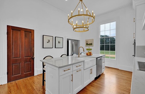 Jacksonville Casa | Eighty Oaks 3 king bedrooms with private baths in Jacksonville, AL
