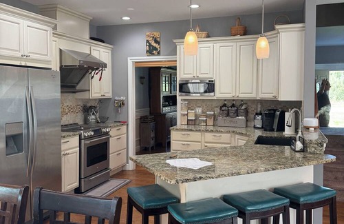 Gansevoort Casa | Charming 4-bedroom house in Upstate NY with AC, 15 minutes to Saratoga Track.
