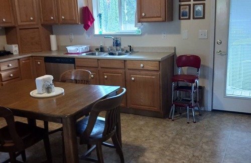 Oatfield Apartamento | Private and Comfy Milwaukie Apartment