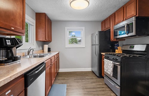 St. Paul Casa | Serenity Haven, Entire Home, Fast Wi-Fi, Pets