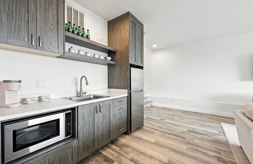 Rock Creek Casa | Charming 3-bedroom house with AC, fitness room in Happy Valley