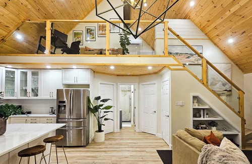 Mansfield-et-Pontefract Cabaña | La Biche de Coulonge – Luxury 4-Season Waterfront Cottage