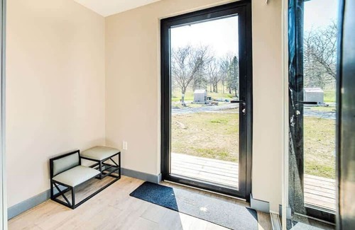 Harwood Casa | 2-bedroom Lake Front Cottage in Harwood, ON #1