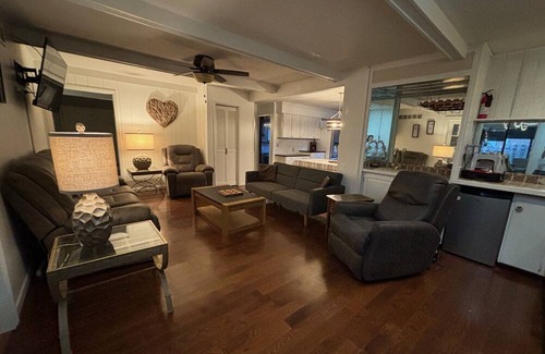 Hutchinson Casa | Spacious 5-bedroom Retreat with Pool and Tennis Court In Beautiful Neighborhood