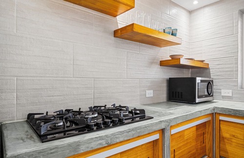Ponton Apartamento | Aruba Comfort Retreat, 2BR w/Pool, BBQ, Gated Property on a Prime Location!