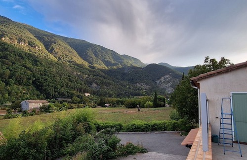 Puget-Theniers Casa | 4-bedroom villa for 10 people between sea and mountains with jacuzzi and motorcycle garage