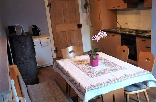 Fladungen Apartamento | Apartment 'Ferienwohnung Lok Bockele, 105qm' with Shared Garden