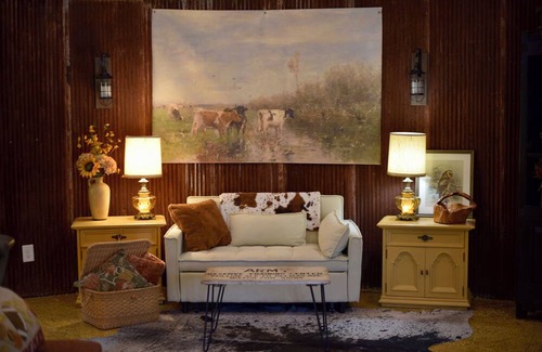 Santa Fe Otro | Cozy Grain Bin Silo Home, The Bin at Blueberry Springs Farm, Pet Friendly