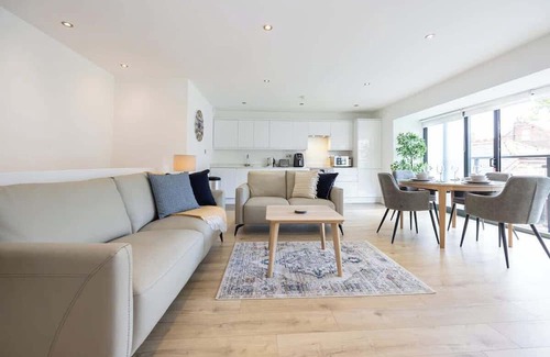 Cheadle Apartamento | Brooklyn Mews-Free Parking
