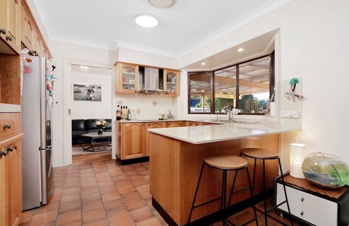 Baulkham Hills Casa | Entire 4 Bedroom House with Swimming Pool, Beautiful and Spacious