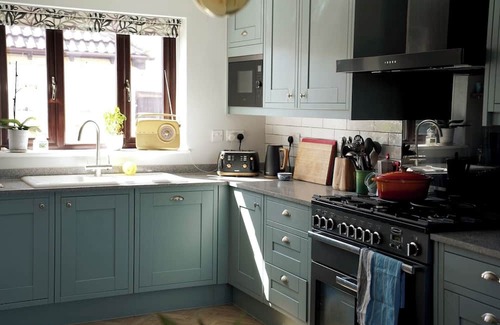 Atworth Casa | Atworth Haven: 4-Bed Home with Garden