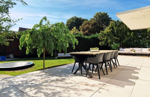 Leidschenveen-Ypenburg Casa | Elegant Luxury Villa with Large Garden, Near Beach & City