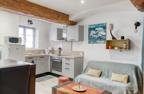 Trevoux Apartamento | Vrbo Property