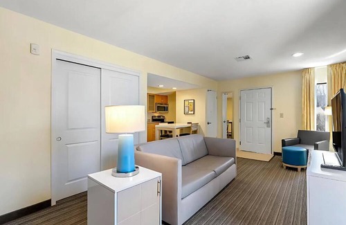 Springdale Apartamento | New Furnished Studio | Flexible Stays | All-Inclusive