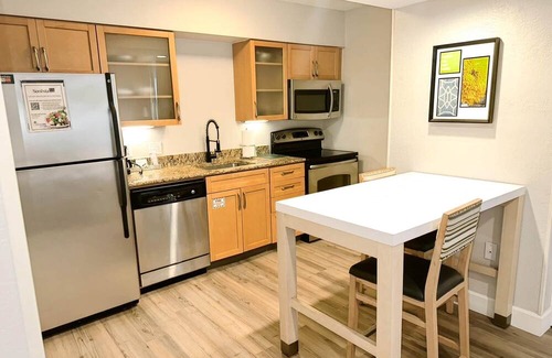 Springdale Apartamento | New Furnished Studio | Flexible Stays | All-Inclusive