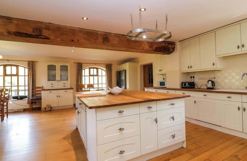 Crowcombe Cabaña | MILLBARN, pet friendly, country holiday cottage in Crowcombe