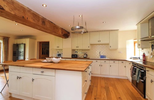 Crowcombe Cabaña | MILLBARN, pet friendly, country holiday cottage in Crowcombe