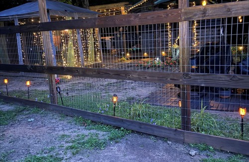 Oxford Cabina | Whimsical glamping retreat on farm animal sanctuary
