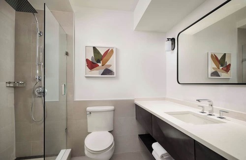 White Plains Hotel | Pets Allowed! King room with Pool and Free Airport Shuttle!