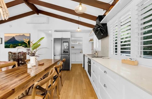 Eagle Heights Cabaña | Firefly Cottage | Hideaway with Wood Fireplace