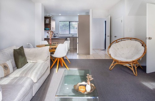 Sydenham Apartamento | 3 Bedroom Home With Garage & Extra Car Park