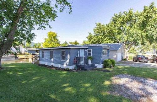 Angola Casa | Cozy 1-bedroom mobile home on the beautiful Crooked lake