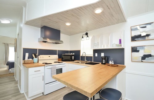 Winter Garden Casa | Just Renovated! Cozy 2BR Close to Disney