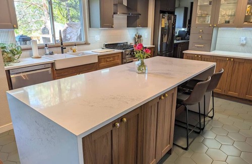 Foothills Casa | Spacious Luxury 5-bedroom house in Lakewood, CO with hot tub, fireplace & more!