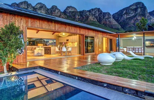 Sector 35 Cabina | Woodland Haven with Modern Comforts