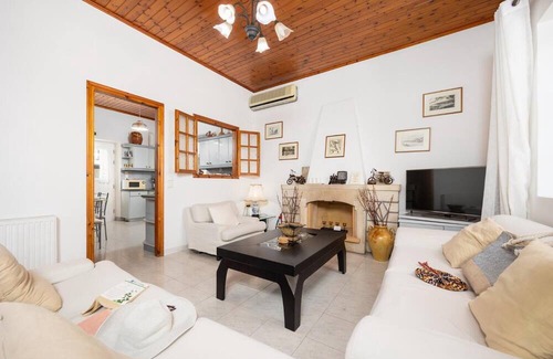 Kourteika Villa | Villa Afroditi - Three Bedroom Villa, Sleeps 6