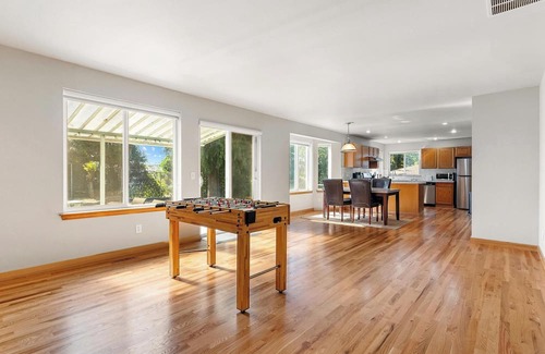 Kent Casa | Spacious 5-bedroom house in charming Kent with AC