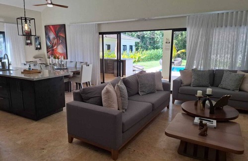 Urbanizacion Tavarez Villa | 5 bedrooms luxury villa in Hispañola residential/Sosua
