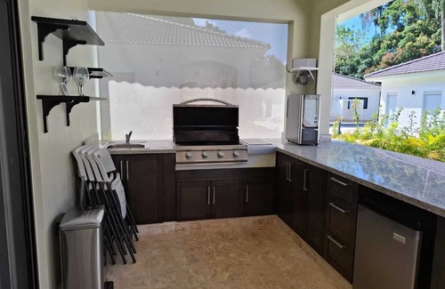 Urbanizacion Tavarez Villa | 5 bedrooms luxury villa in Hispañola residential/Sosua