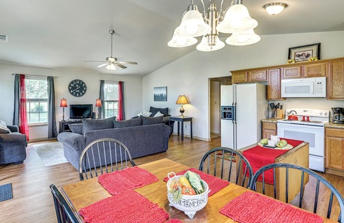 Fort Coffee Casa | 3 Mi to Arkansas River: Rural Family Home w/Yard