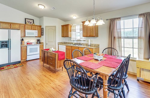 Fort Coffee Casa | 3 Mi to Arkansas River: Rural Family Home w/Yard