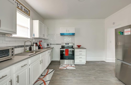 Bessemer Casa | 17 Mi to Birmingham: Renovated Home w/Deck