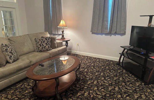 Leesville Apartamento | Delightful 3-bedroom apartment with AC in Leesville